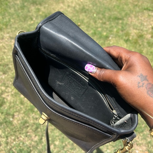 🚨SOLD🚨 Vintage Coach 1994 Black Court Top Handle Leather Crossbody Bag - Picture 5 of 6